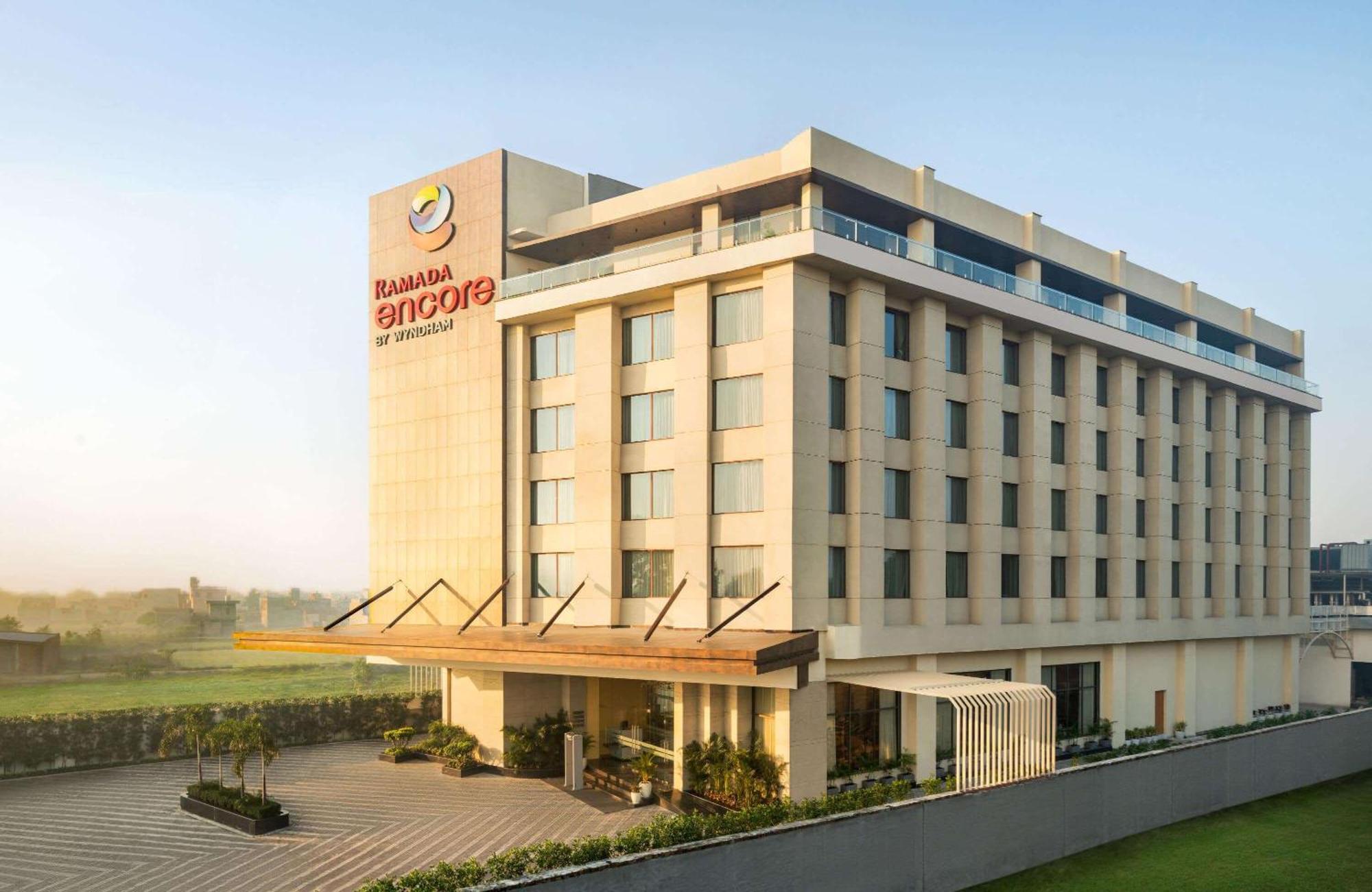 Ramada Encore By Wyndham Amritsar Airport Hotel Exterior photo